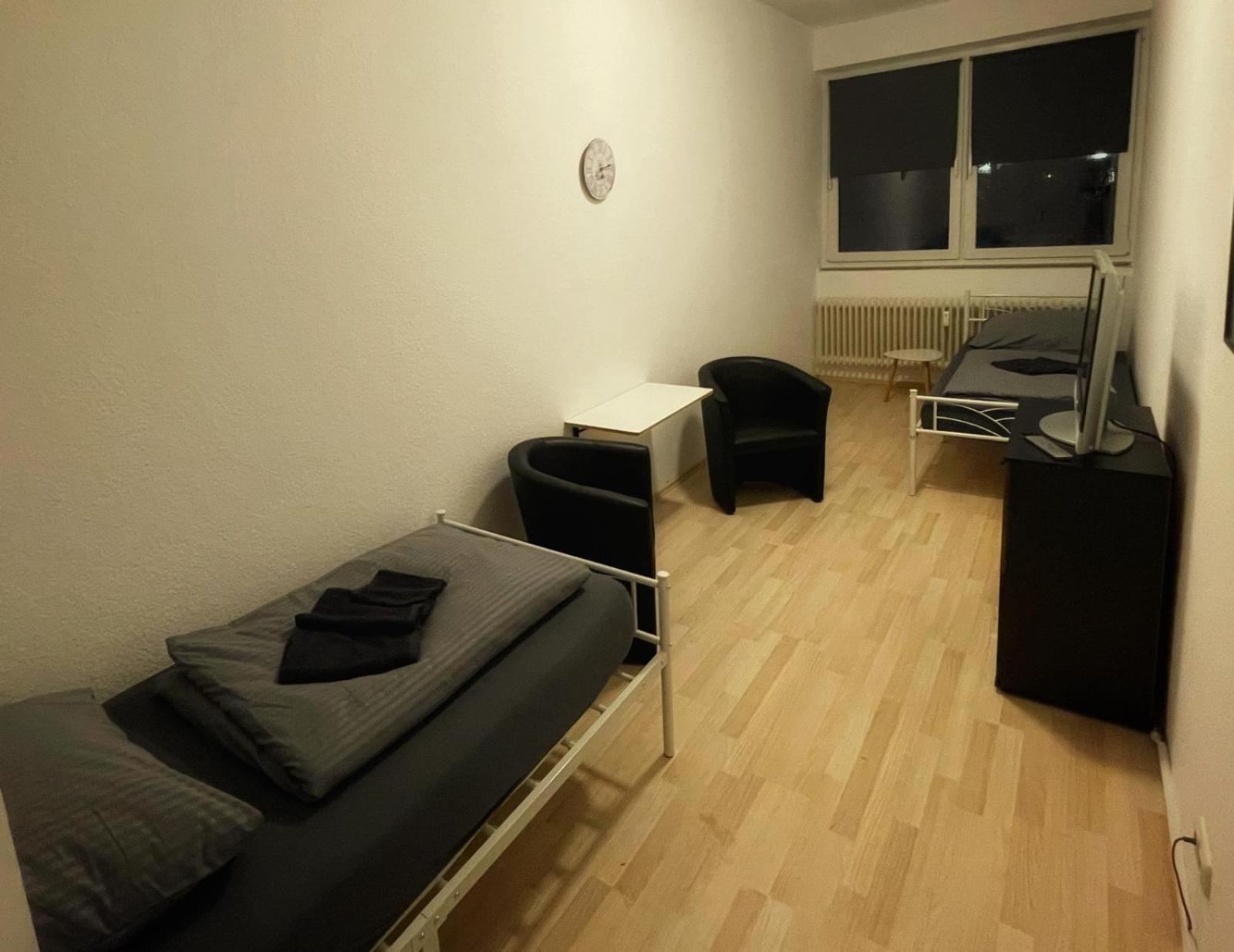 Schoene Ferienzimmer In Privatunterkunft *