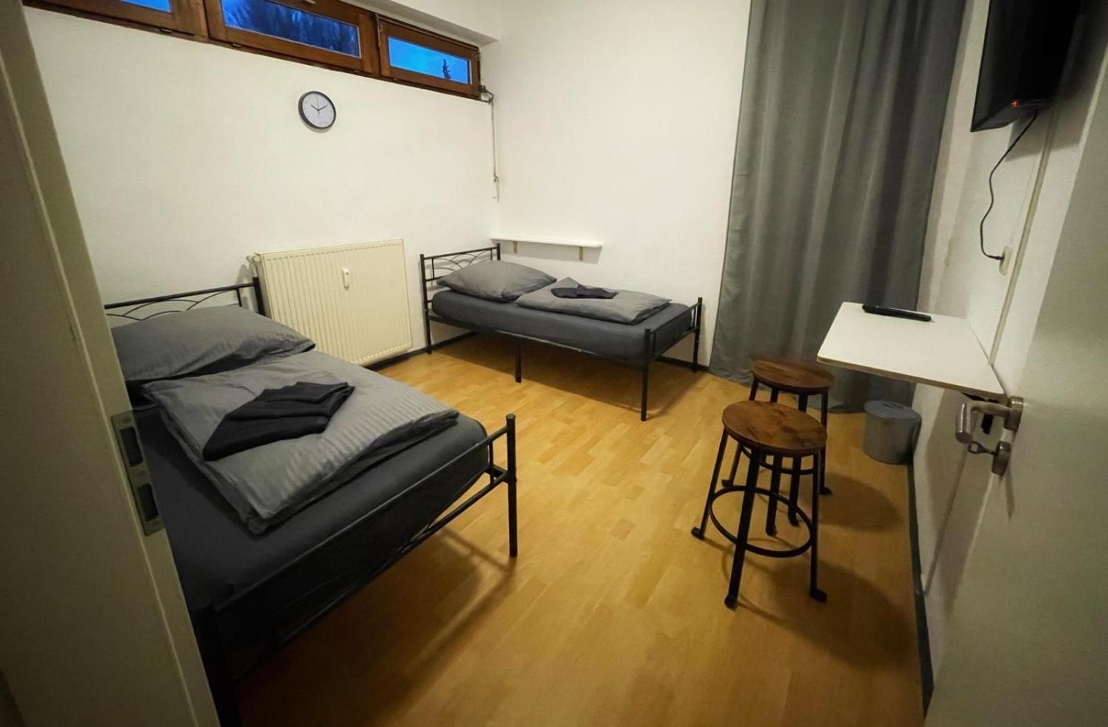 Schoene Ferienzimmer In Privatunterkunft *